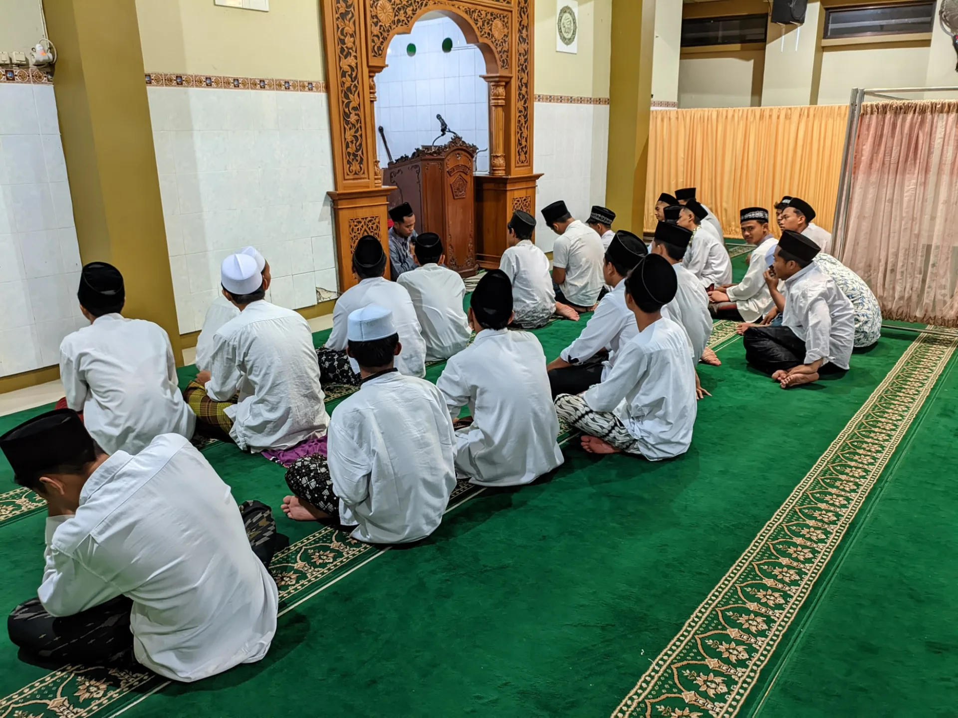 # Isi Malam 17 Ramadan 1447 H, Santri MA Bustanul Muta’allimin Ikuti Kegiatan Keagamaan di Masjid Kemenag Kota Blitar